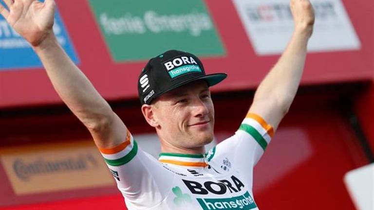 El irlandés Bennett se lleva un accidentado sprint en Oviedo y Roglic sigue líder El irlandés Bennett se lleva un accidentado sprint en Oviedo y Roglic sigue líder