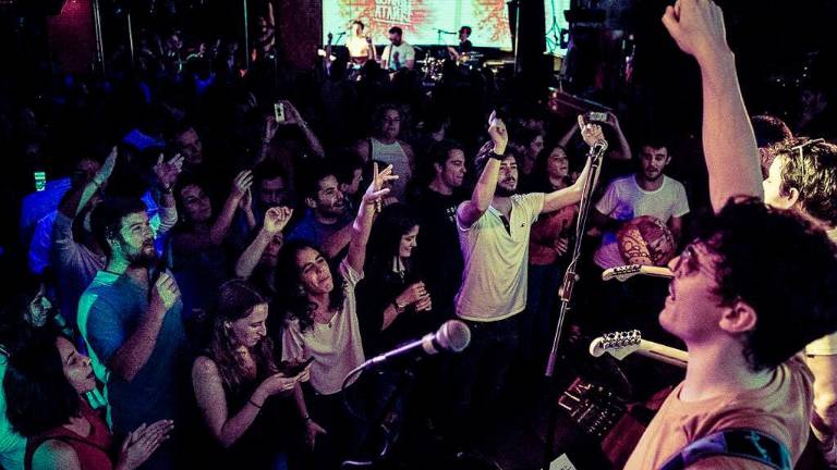 “El disco del año” tenía que presentarse entre olivos “El disco del año” tenía que presentarse entre olivos