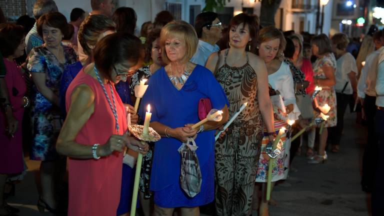 La Virgen de Belén desfila radiante tras ser restaurada La Virgen de Belén desfila radiante tras ser restaurada