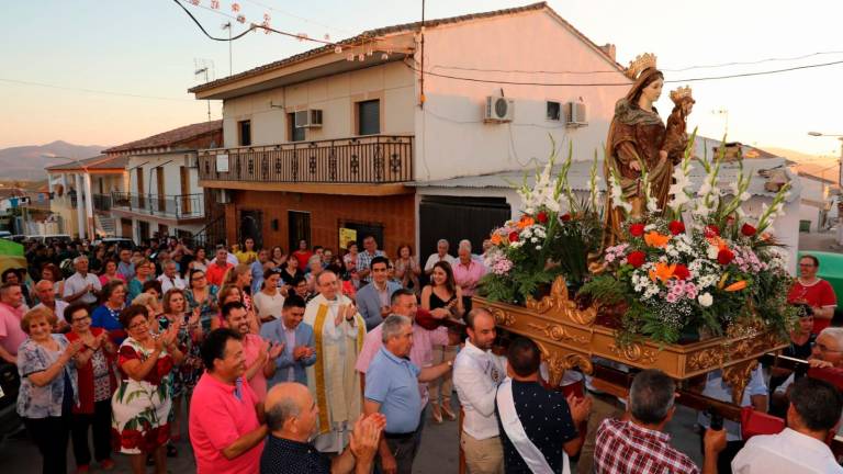 Fe hacia la Virgen del Carmen Fe hacia la Virgen del Carmen
