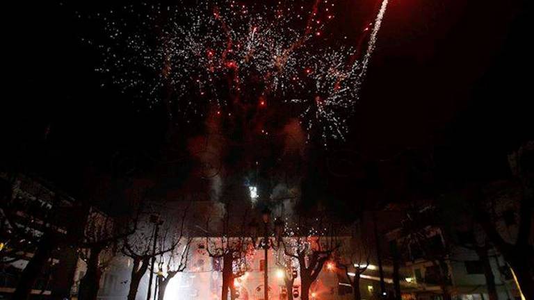 Los fuegos artificiales liberan metales tóxicos al aire que dañan las células humanas Los fuegos artificiales liberan metales tóxicos al aire que dañan las células humanas