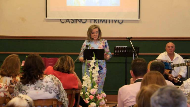 Choni Millan llena de versos la noche gracias a su ópera prima Choni Millan llena de versos la noche gracias a su ópera prima