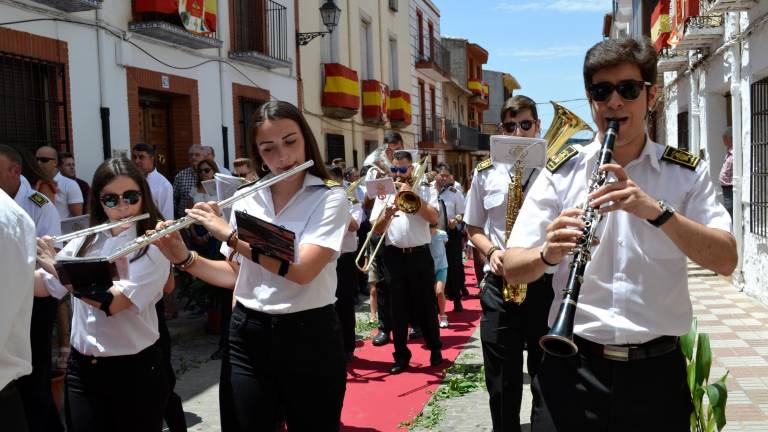 Días de devoción y valentía en unas fiestas donde triunfan los “cuernos”