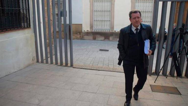 Piden ocho años de prisión para el exalcalde de Linares Piden ocho años de prisión para el exalcalde de Linares