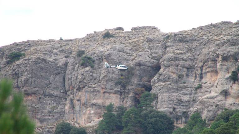 Rescate de los cuerpos de la pareja fallecida en el avión ultraligero en Navalperal Rescate de los cuerpos de la pareja fallecida en el avión ultraligero en Navalperal