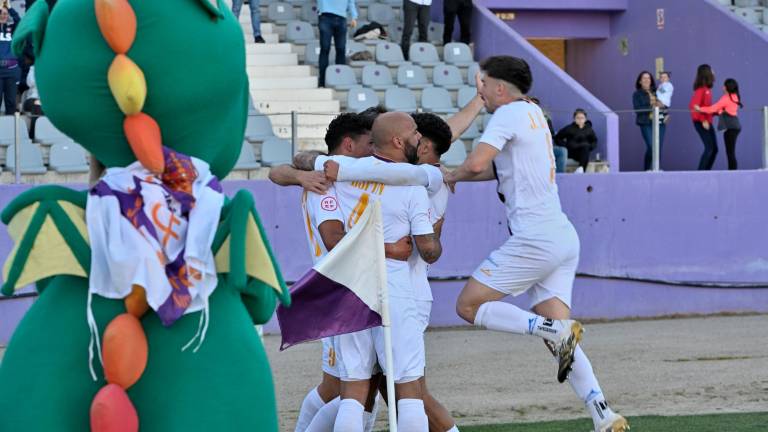 Real Jaén-Huétor Tájar: otra parada en el sprint final por el liderato Real Jaén-Huétor Tájar: otra parada en el sprint final por el liderato