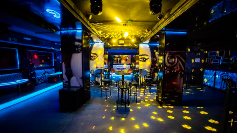Los empresarios de ocio nocturno de Andalucía dicen que el cierre de discotecas se veía venir y esperan ayudas Los empresarios de ocio nocturno de Andalucía dicen que el cierre de discotecas se veía venir y esperan ayudas