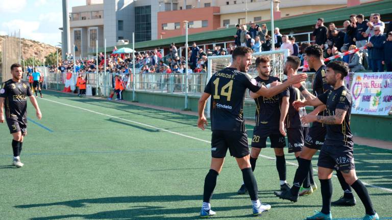 El Real Jaén exhibe solvencia en Almería (1-3) y asciende al tercer puesto El Real Jaén exhibe solvencia en Almería (1-3) y asciende al tercer puesto