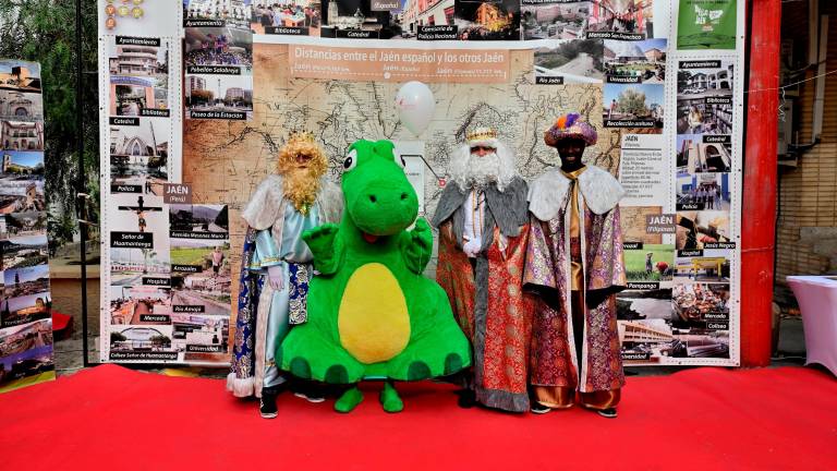 Sus Majestades de Oriente entregan sus regalos a los ganadores del concurso Carta a los Reyes Magos de Diario JAÉN Sus Majestades de Oriente entregan sus regalos a los ganadores del concurso Carta a los Reyes Magos de Diario JAÉN