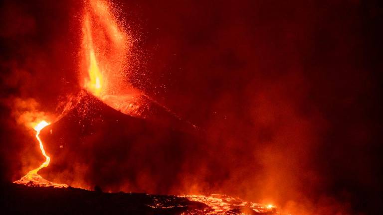 El avance de la colada en La Palma, minuto a minuto vía satélite El avance de la colada en La Palma, minuto a minuto vía satélite