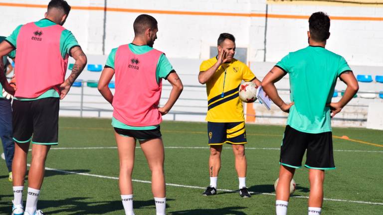 El Linares Deportivo busca completar la línea defensiva antes de echar a andar El Linares Deportivo busca completar la línea defensiva antes de echar a andar