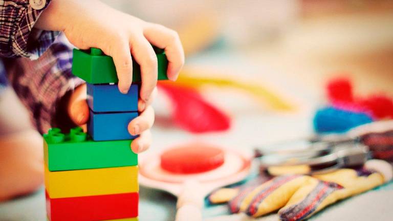 Unicef advierte de que las familias trabajadoras necesitan más apoyo Unicef advierte de que las familias trabajadoras necesitan más apoyo