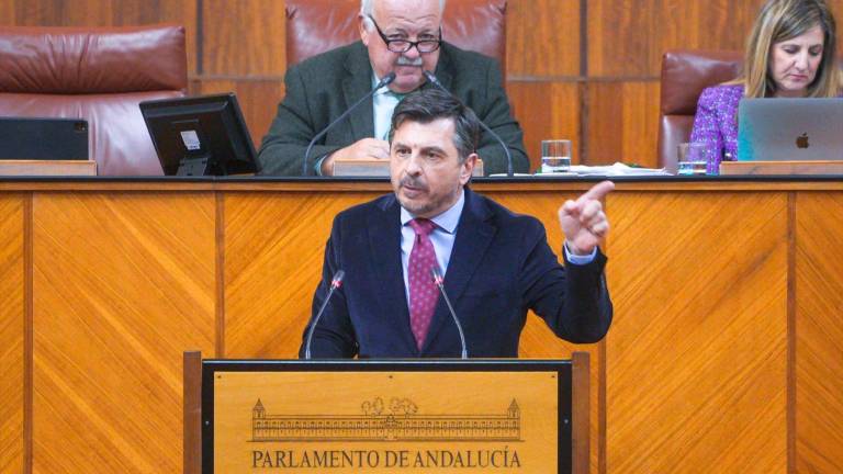 El PP defiende el Presupuesto 2024 de la “vía andaluza” de Juanma Moreno y la oposición lo califica de malo e irreal El PP defiende el Presupuesto 2024 de la “vía andaluza” de Juanma Moreno y la oposición lo califica de malo e irreal
