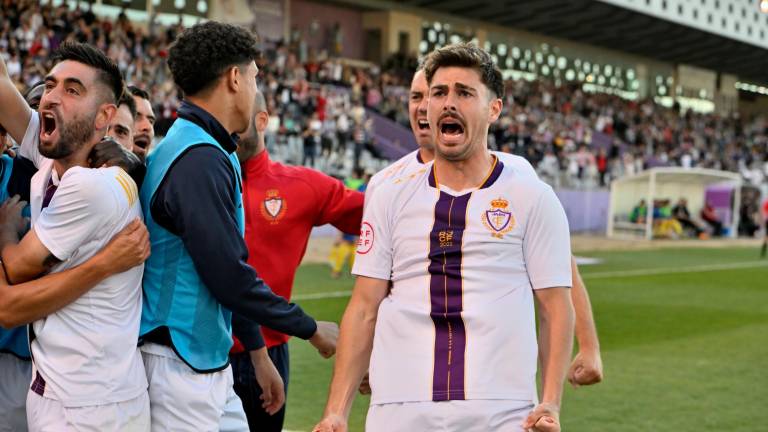 El Real Jaén salva otra ‘final’ ante el Huétor Tájar (2-1) El Real Jaén salva otra ‘final’ ante el Huétor Tájar (2-1)