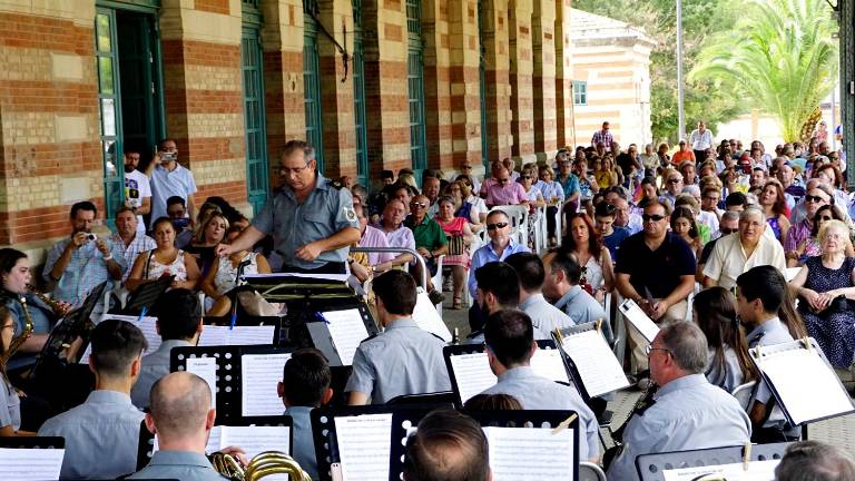 Las personas más longevas disfrutan de la celebración