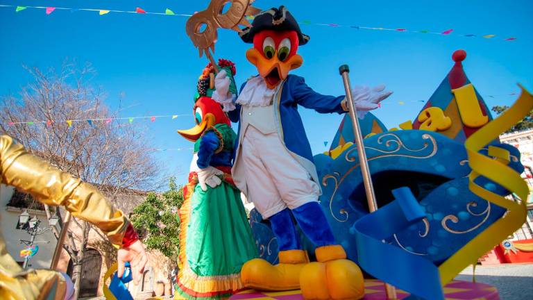 Catorce heridos, dos de ellos críticos, al caer un árbol por el viento en una atracción de PortAventura Catorce heridos, dos de ellos críticos, al caer un árbol por el viento en una atracción de PortAventura