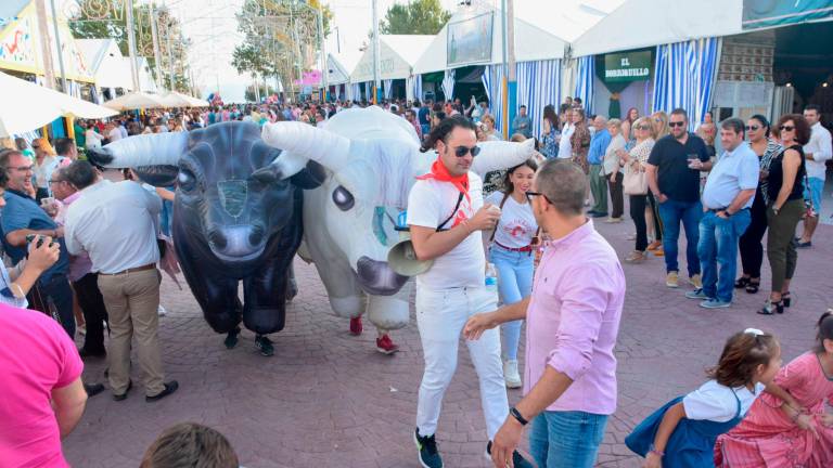 Fiestas con mucha alegría y frenesí Fiestas con mucha alegría y frenesí