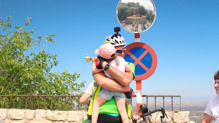 Más de mil kilómetros en bicicleta para volver al hogar Más de mil kilómetros en bicicleta para volver al hogar