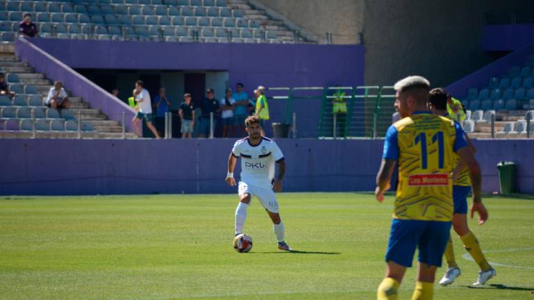 El Real Jaén certifica ante el Huétor Tájar su primer triunfo en La Victoria (2-1) El Real Jaén certifica ante el Huétor Tájar su primer triunfo en La Victoria (2-1)