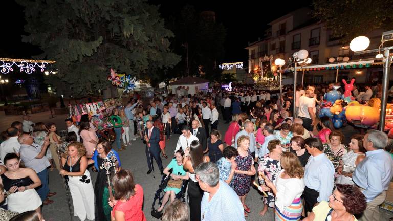 La Virgen de Belén desfila radiante tras ser restaurada La Virgen de Belén desfila radiante tras ser restaurada