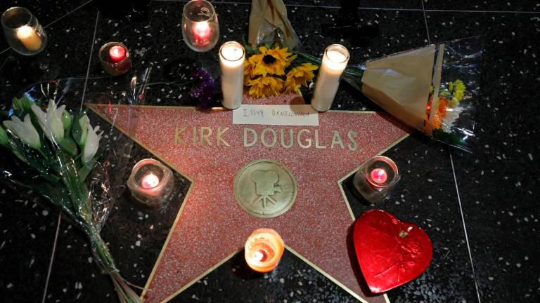 Muere a los 103 años Kirk Douglas, leyenda del cine de Hollywood Muere a los 103 años Kirk Douglas, leyenda del cine de Hollywood