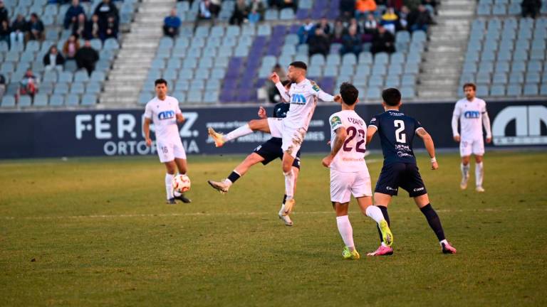 El Real Jaén, obligado a ganar con el ojo en La Rosaleda El Real Jaén, obligado a ganar con el ojo en La Rosaleda