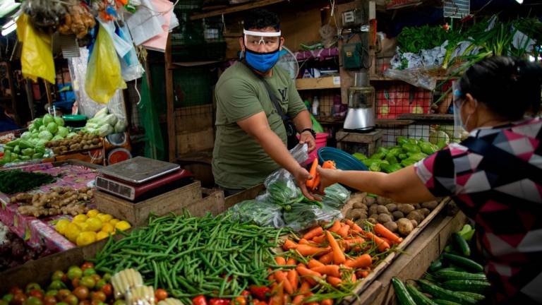 La pandemia rebasa ya los 20 millones de contagiados