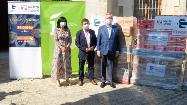 Diputación recibe 20 toneladas de alimentos donados por la plantilla de Clece Diputación recibe 20 toneladas de alimentos donados por la plantilla de Clece