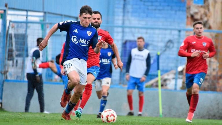 El Linares desperdicia el gol inicial de Díaz y cae ante el Estepona (1-2) El Linares desperdicia el gol inicial de Díaz y cae ante el Estepona (1-2)
