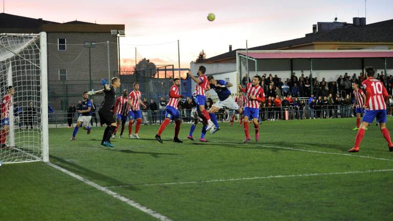 La salvación del Porcuna pasa por ganar a los rivales directos de la zona baja