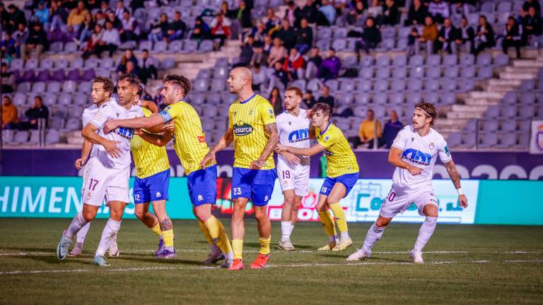 El Real Jaén, con la mirada fija en el ascenso directo El Real Jaén, con la mirada fija en el ascenso directo