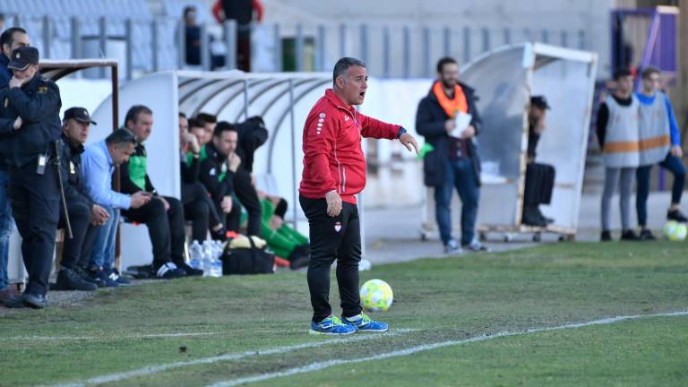 El Real Jaén pone la quinta marcha en un partido con dos caras