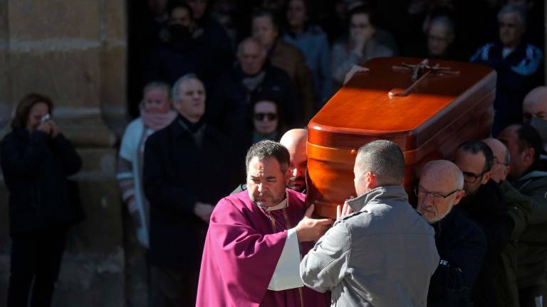 Algeciras despide en la misa funeral al sacristán asesinado en La Palma Algeciras despide en la misa funeral al sacristán asesinado en La Palma
