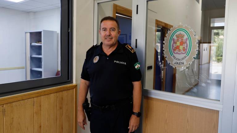 Luis Ojeda: “El problema de Jaén es que no hay espacio para tanto vehículo” Luis Ojeda: “El problema de Jaén es que no hay espacio para tanto vehículo”
