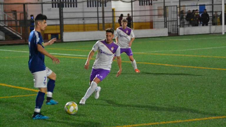 Un gol de Juanca vuelve a salvar al conjunto blanco Un gol de Juanca vuelve a salvar al conjunto blanco