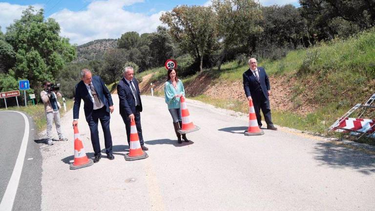 Habilitado el vado alternativo del río Jándula para la Romería de la Virgen de la Cabeza Habilitado el vado alternativo del río Jándula para la Romería de la Virgen de la Cabeza