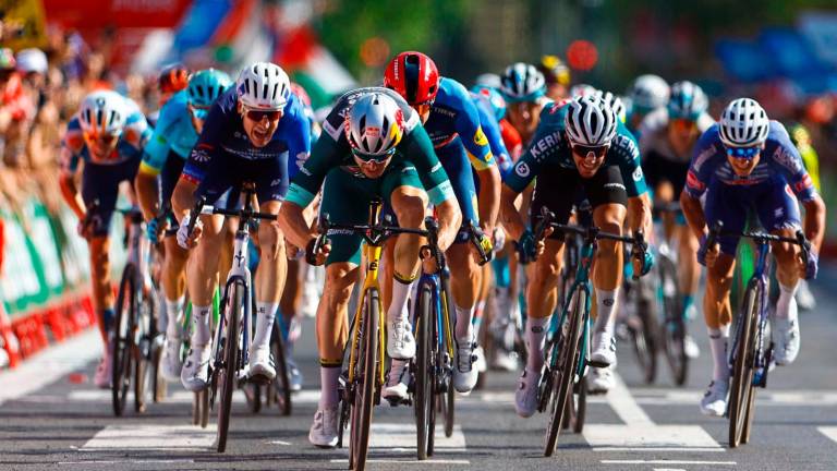 Wout Van Aert exhibe poderío antes de la llegada a Jaén de La Vuelta Wout Van Aert exhibe poderío antes de la llegada a Jaén de La Vuelta