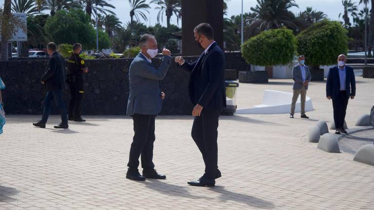 Sánchez regresa a Moncloa tras sus vacaciones Sánchez regresa a Moncloa tras sus vacaciones