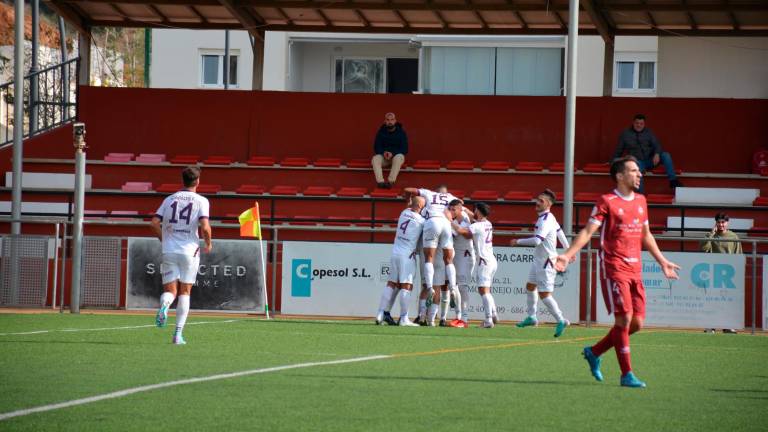 El Real Jaén supera al Rincón (1-3) con acierto en la estrategia para mirar al segundo puesto El Real Jaén supera al Rincón (1-3) con acierto en la estrategia para mirar al segundo puesto