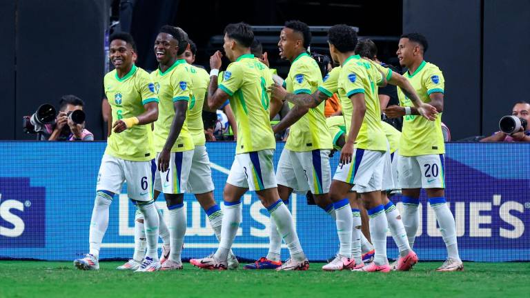 Brasil arrasa con Paraguay y Colombia se clasifica para cuartos Brasil arrasa con Paraguay y Colombia se clasifica para cuartos