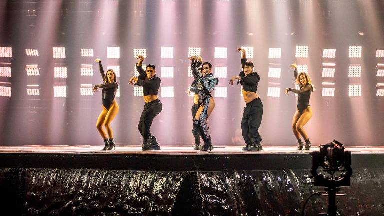Chanel y su traje de luces pasan la primera prueba de fuego en Eurovisión Chanel y su traje de luces pasan la primera prueba de fuego en Eurovisión
