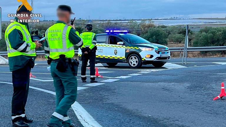 La Guardia Civil da por totalmente disuelta la rave de La Peza tras formular más de 200 denuncias La Guardia Civil da por totalmente disuelta la rave de La Peza tras formular más de 200 denuncias