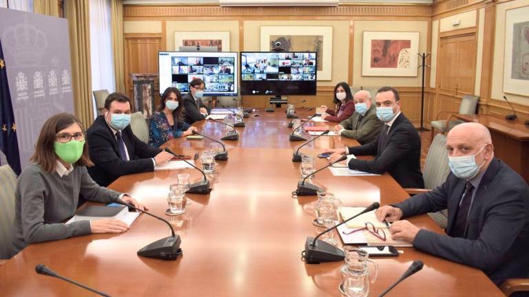 Gobierno y CCAA acordarán hoy las restricciones por Navidad Gobierno y CCAA acordarán hoy las restricciones por Navidad