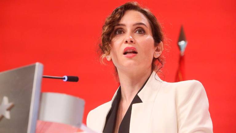 Ayuso reconoce que su hermano cobró 55.000 euros por gestiones con la empresa Ayuso reconoce que su hermano cobró 55.000 euros por gestiones con la empresa