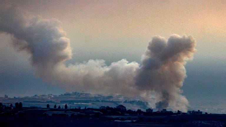 Israel bombardea un “almacén de cohetes” de Hezbolá pese al alto el fuego en vigor Israel bombardea un “almacén de cohetes” de Hezbolá pese al alto el fuego en vigor