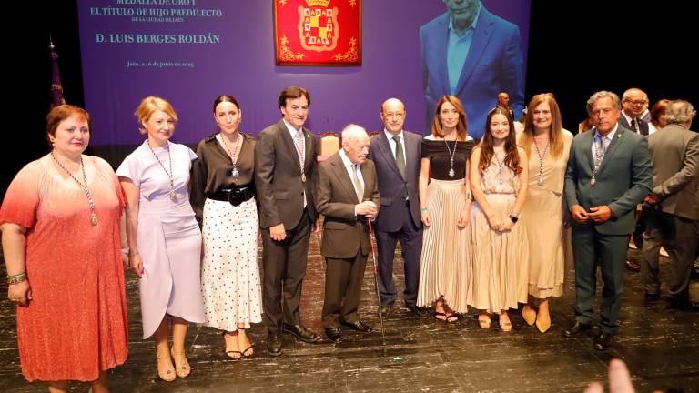 Una noche histórica de reconocimiento y orgullo a un jiennense singular, en imágenes Una noche histórica de reconocimiento y orgullo a un jiennense singular, en imágenes