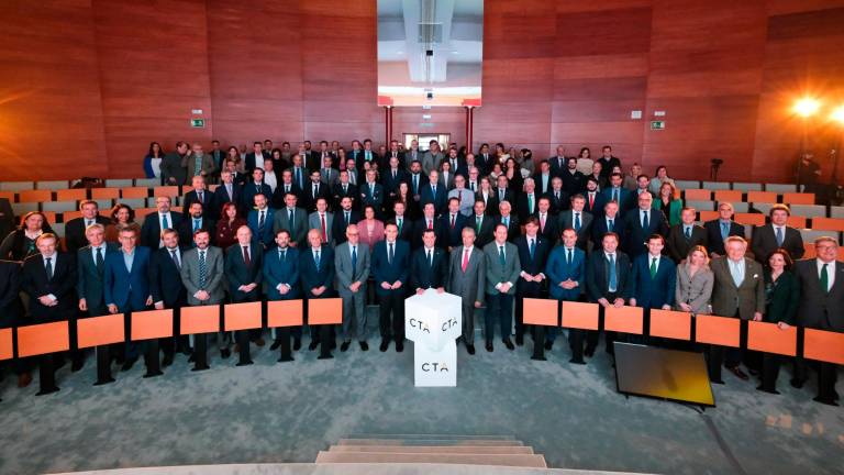 Juanma Moreno se reúne con las empresas innovadoras de CTA Juanma Moreno se reúne con las empresas innovadoras de CTA