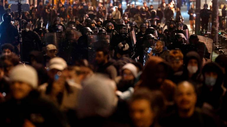 La noche de protestas concluye en Francia con casi 130 detenidos La noche de protestas concluye en Francia con casi 130 detenidos