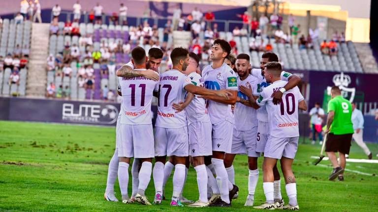 El Real Jaén decepciona con un empate que traen los primeros pitos en La Victoria (1-1) El Real Jaén decepciona con un empate que traen los primeros pitos en La Victoria (1-1)