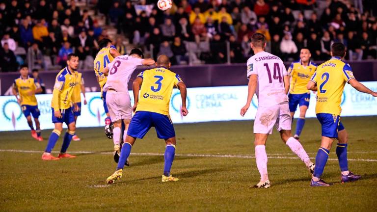 El Real Jaén renuncia a la Copa del Rey y es goleado por el Cádiz (0-3) El Real Jaén renuncia a la Copa del Rey y es goleado por el Cádiz (0-3)